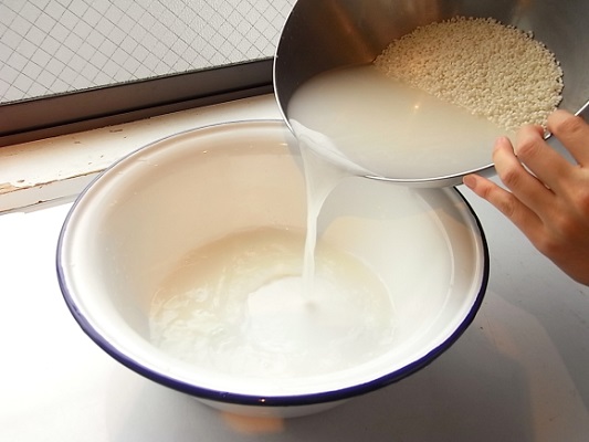 خواص آب برنج برای پوست،مو و ناخن در طب ایرانی
